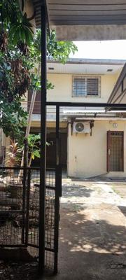 Appartement - 180 m² - 8 pièces