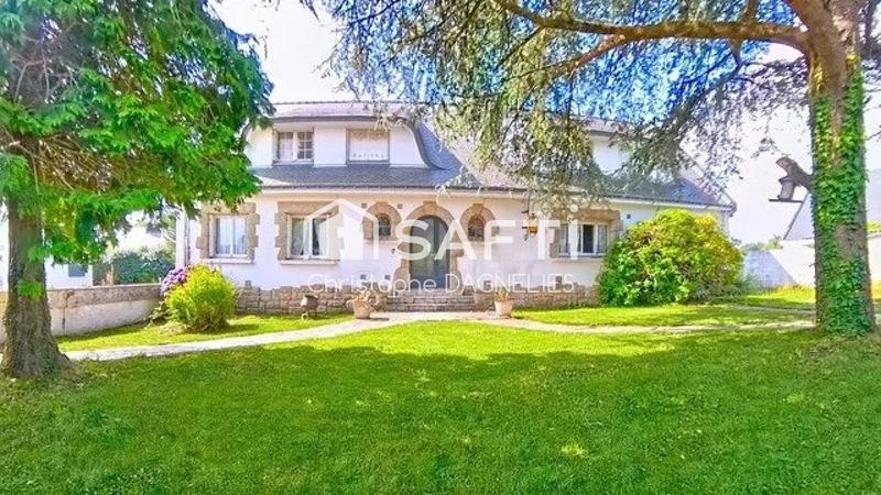 Maison - 248 m² - 8 pièces