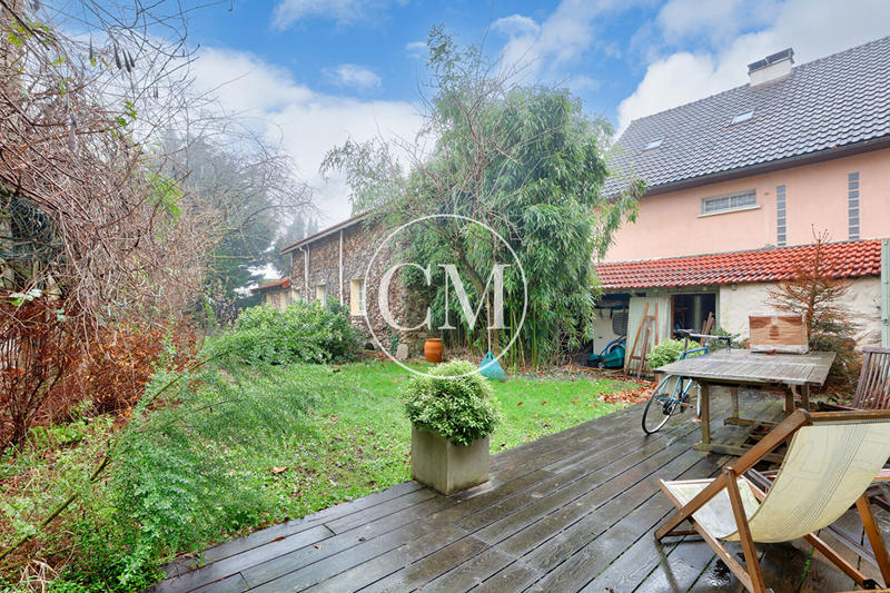 Maison - 320 m² - 9 pièces