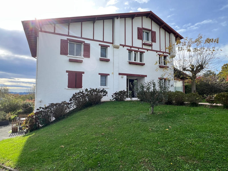 Appartement - 85 m² - 4 pièces