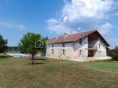 Demeure - 554 m² - 14 pièces