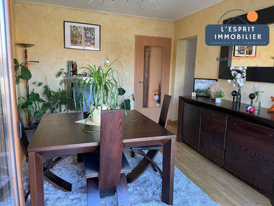 Appartement - 90 m² - 4 pièces