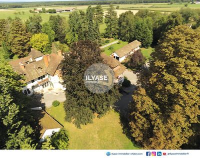 Propriété - 1 200 m² - 32 pièces