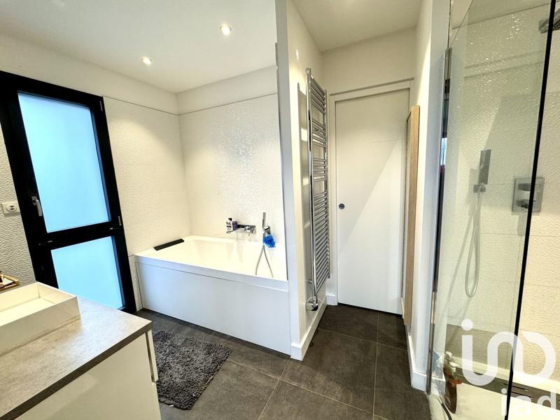 Maison de maîtres - 252 m² - 7 pièces