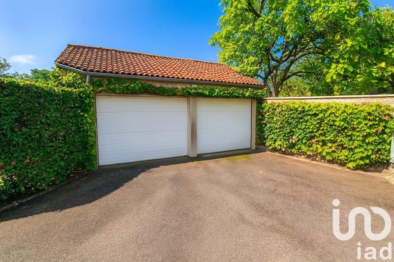 Maison - 216 m² - 6 pièces