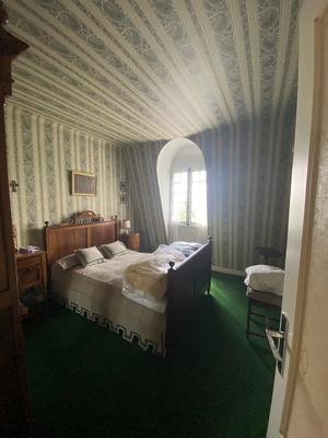 Maison - 250 m² - 6 pièces