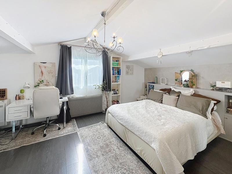 Maison - 224 m² - 8 pièces