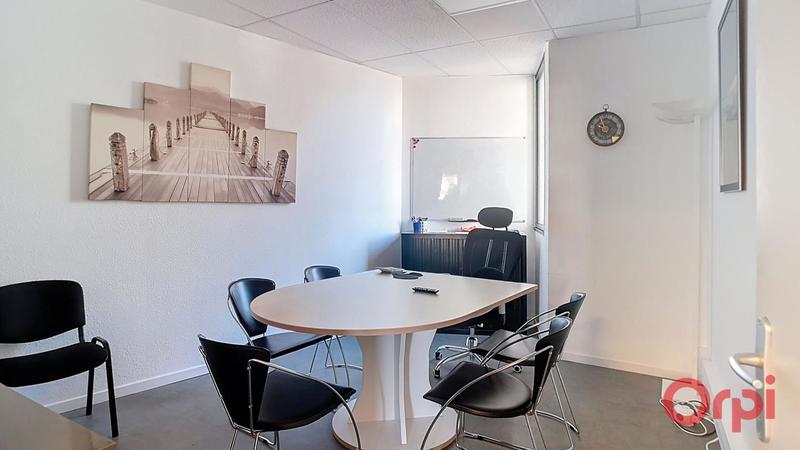 Bureau - 142 m² - 1 pièce