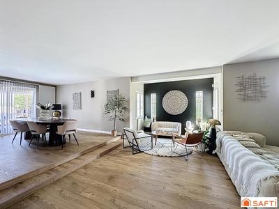 Maison - 226 m² - 7 pièces