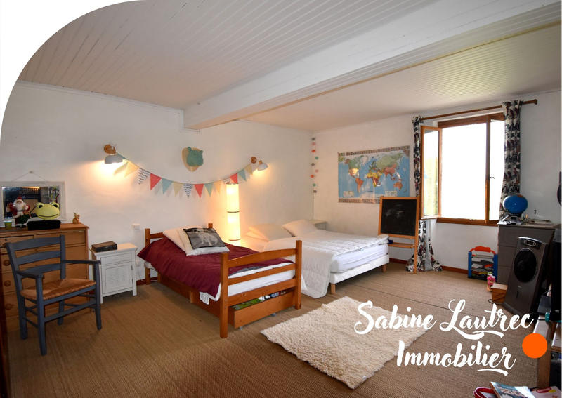 Propriété - 270 m² - 7 pièces