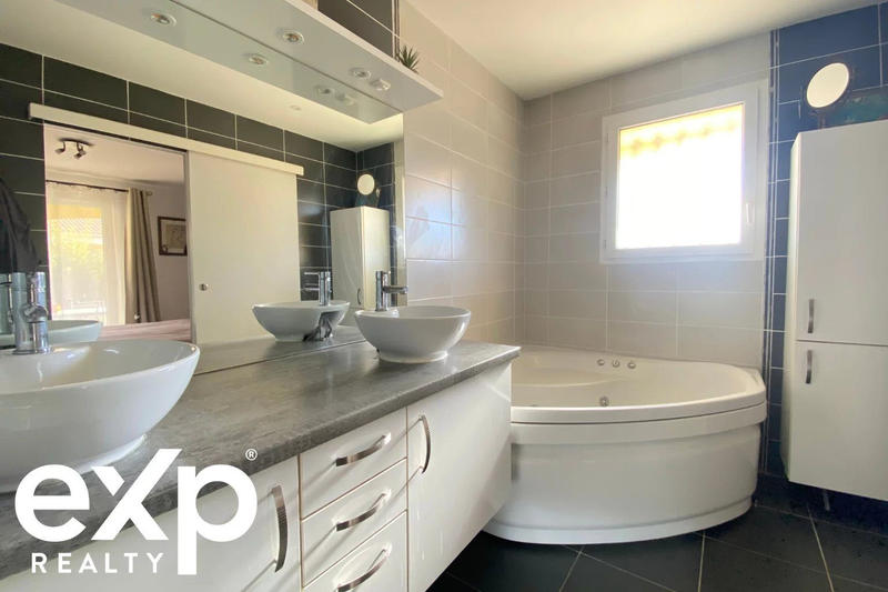 Maison - 171 m² - 6 pièces