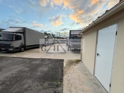 Entrepôt - 1 400 m²