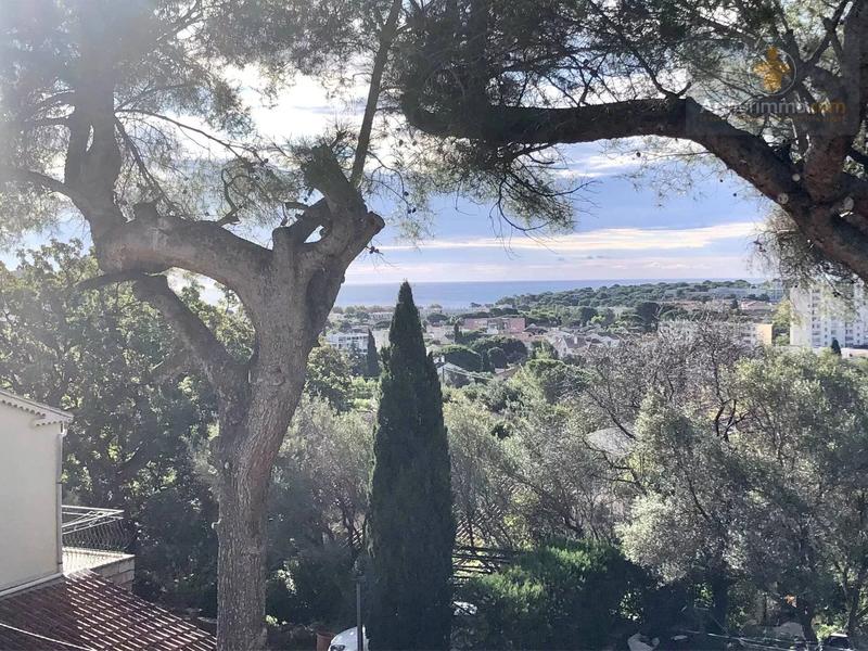 Maison - 195 m² - 9 pièces