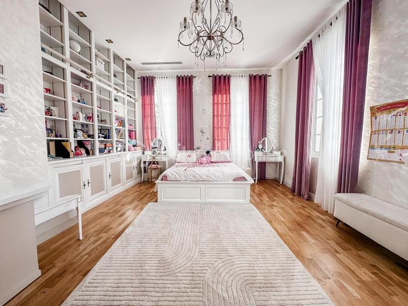 Demeure - 496 m² - 14 pièces