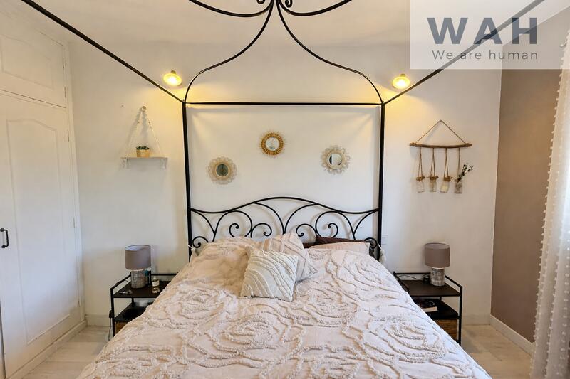 Propriété - 300 m² - 8 pièces