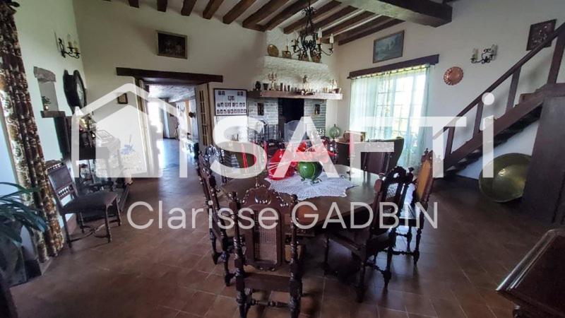 Propriété - 220 m² - 12 pièces