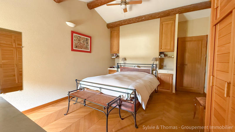 Mas - 264 m² - 8 pièces