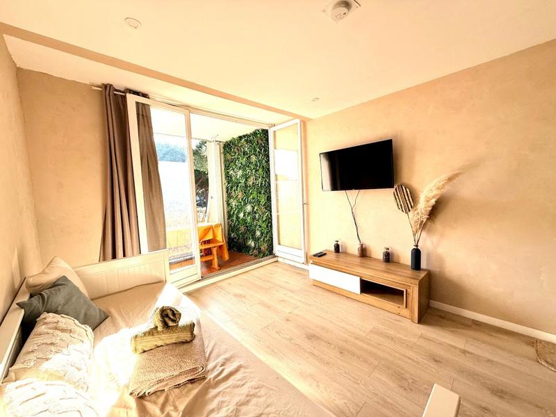 Studio - 25 m² - 1 pièce