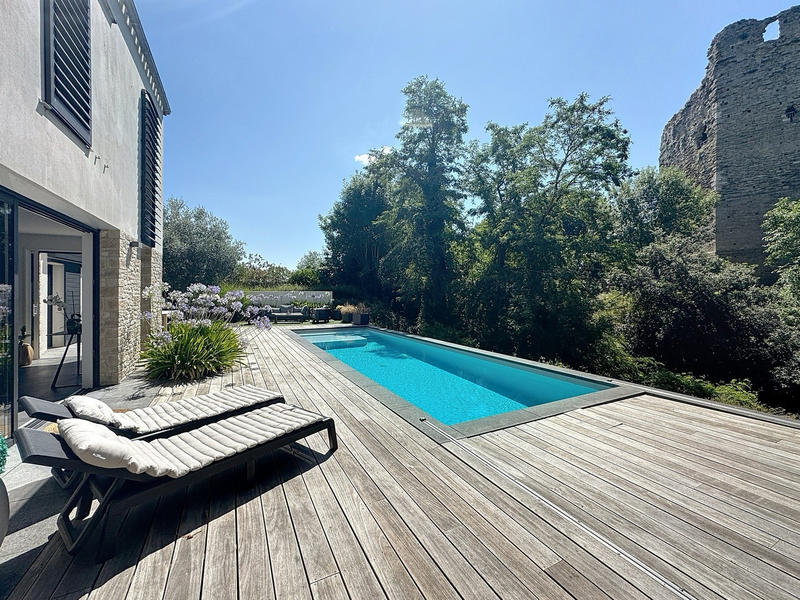 Maison - 190 m² - 8 pièces