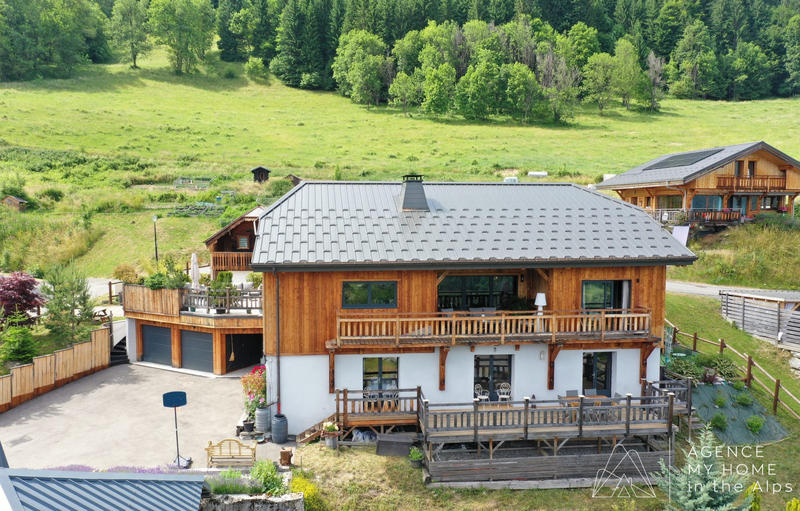 Châlet - 248 m² - 9 pièces