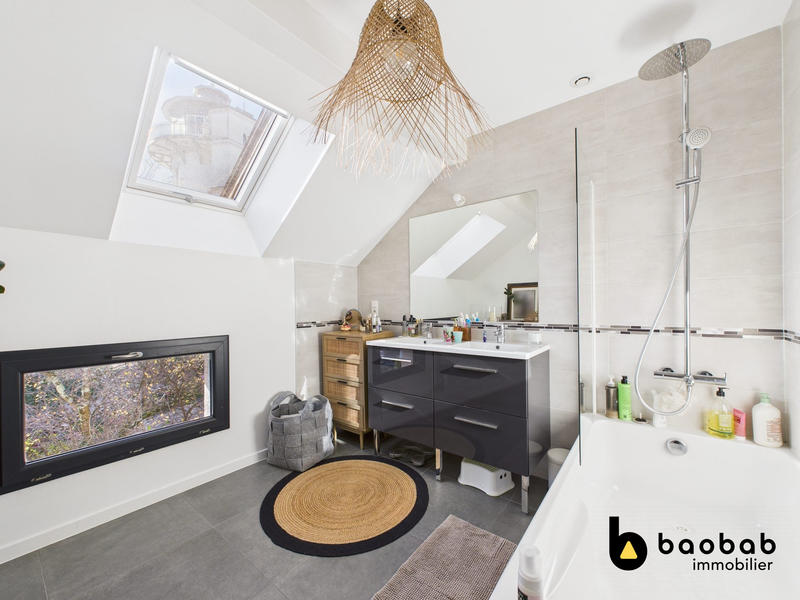 Maison - 122 m² - 5 pièces