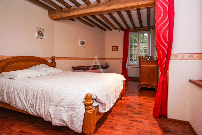 Maison - 240 m² - 7 pièces