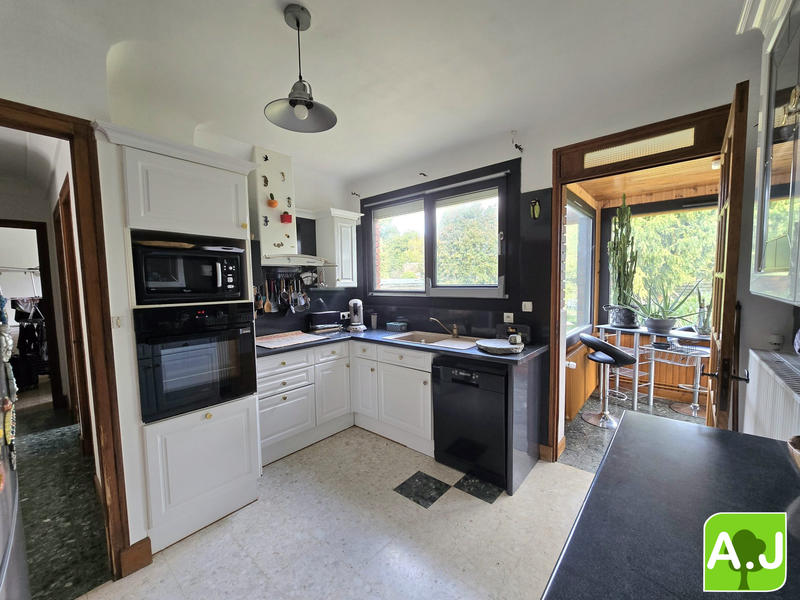 Maison traditionnelle - 131 m² - 6 pièces