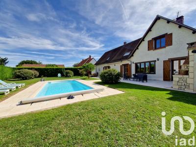 Maison - 300 m² - 9 pièces