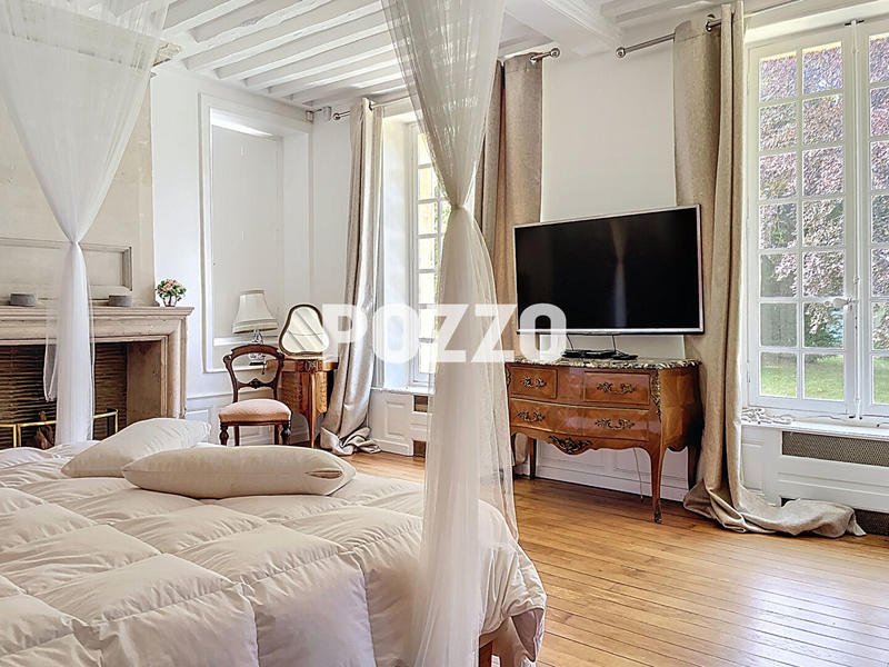 Maison - 340 m² - 11 pièces