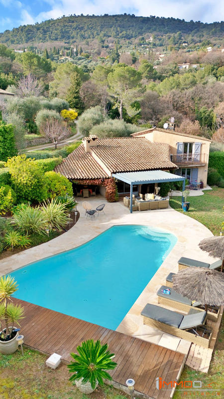 Maison - 197 m² - 6 pièces