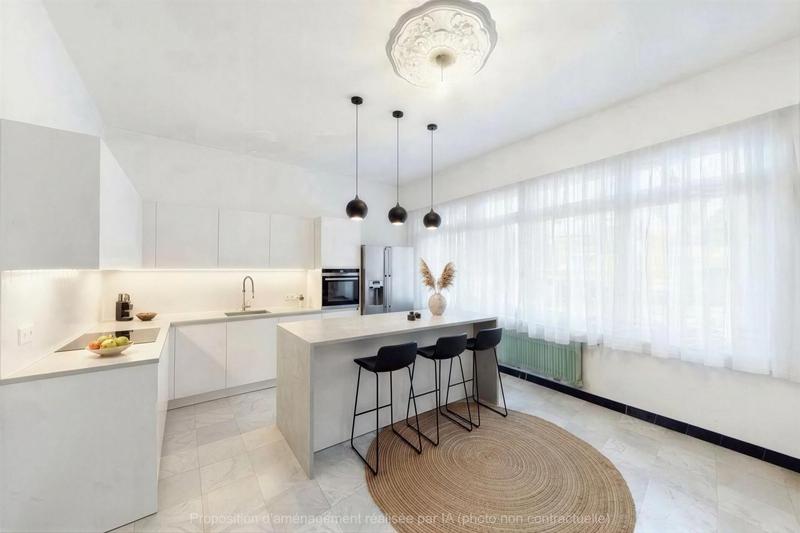 Maison - 236 m² - 9 pièces