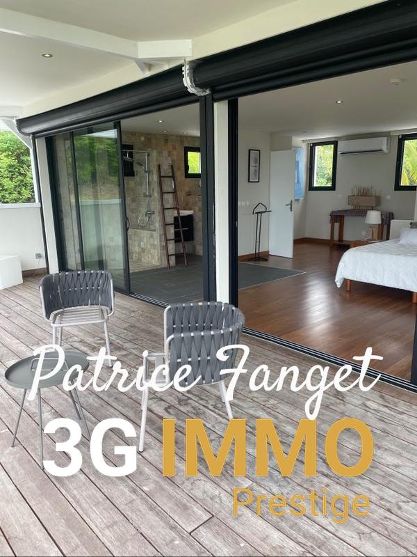 Maison - 236 m² - 8 pièces