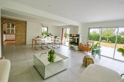 Villa - 182 m² - 10 pièces