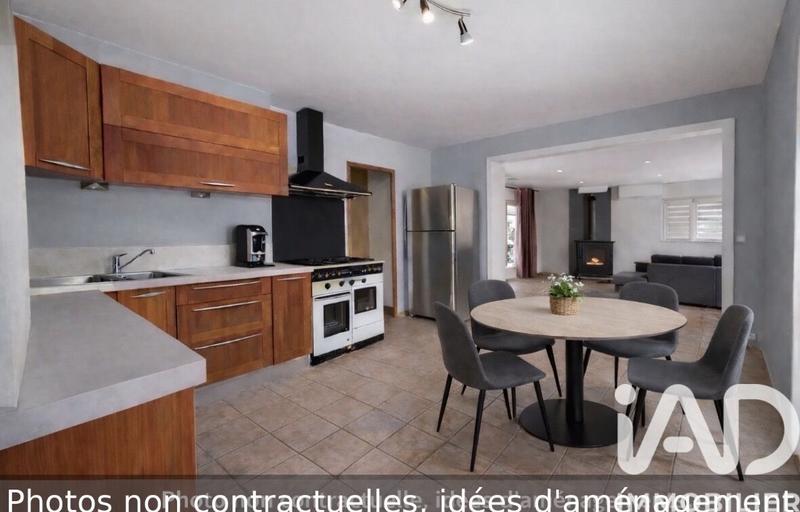 Maison - 199 m² - 9 pièces