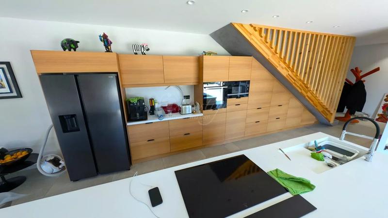 Maison - 260 m² - 7 pièces