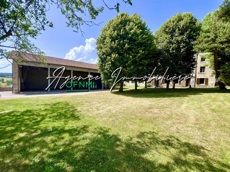 Maison - 846 m² - 26 pièces