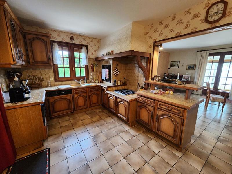 Maison - 210 m² - 7 pièces