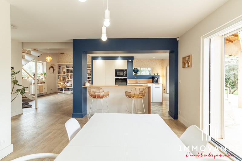 Maison traditionnelle - 240 m² - 6 pièces