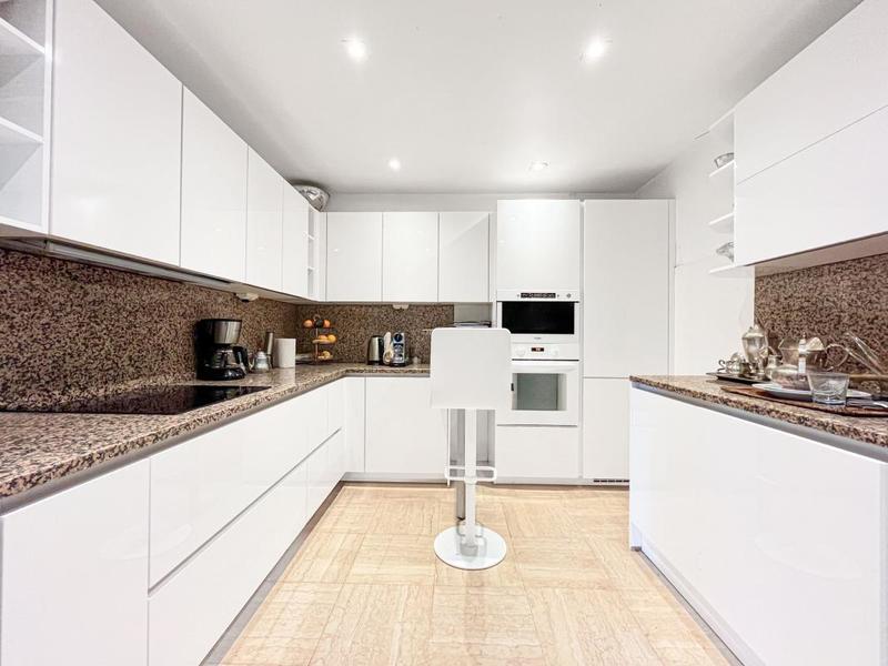 Villa - 272 m² - 6 pièces