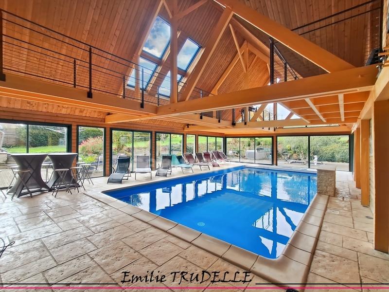 Demeure - 324 m² - 11 pièces