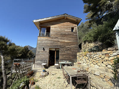 Maison - 180 m² - 6 pièces