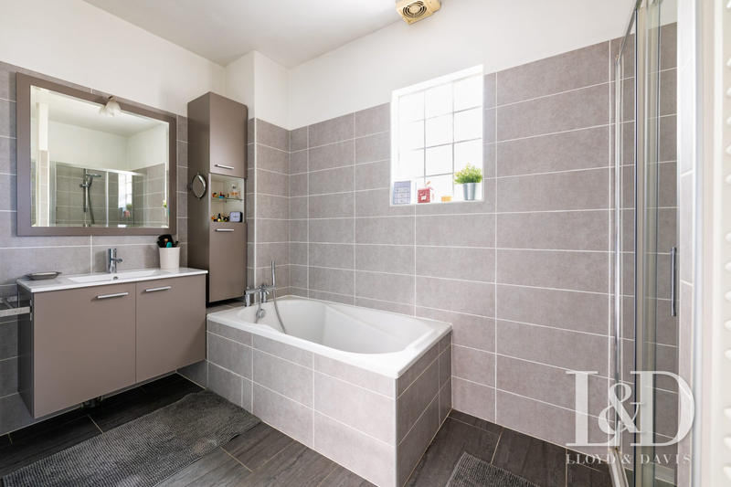 Maison - 105 m² - 5 pièces