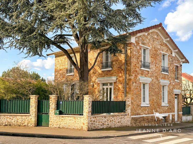 Maison - 150 m² - 6 pièces