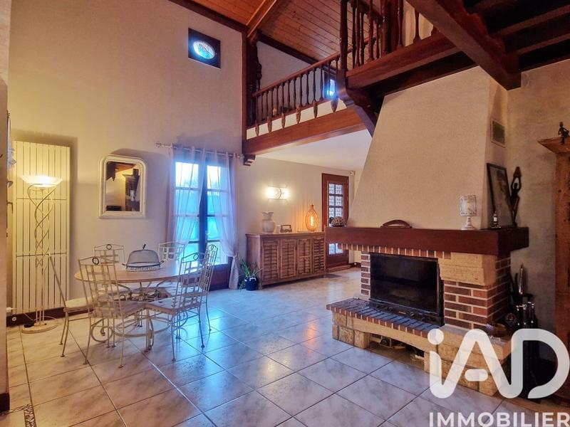 Maison - 180 m² - 5 pièces