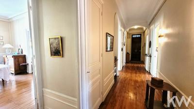 Appartement - 190 m² - 6 pièces