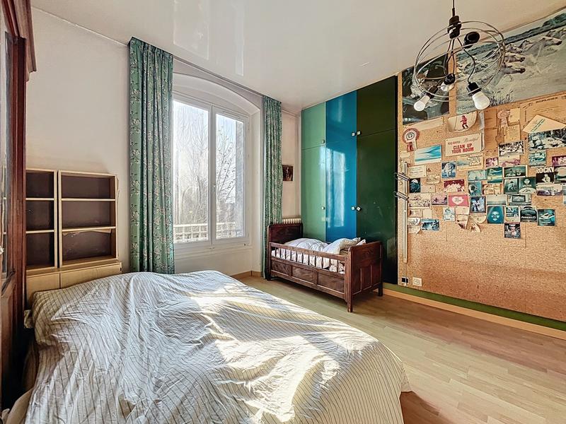 Maison - 261 m² - 8 pièces