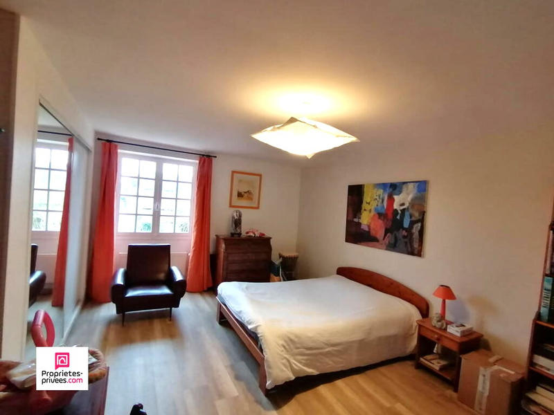 Maison - 220 m² - 6 pièces