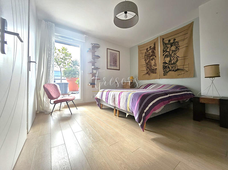 Appartement - 100 m² - 4 pièces