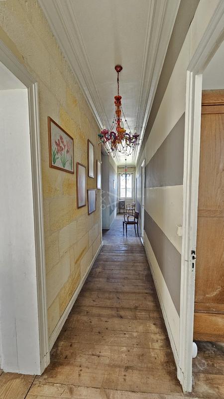 Maison - 530 m² - 15 pièces