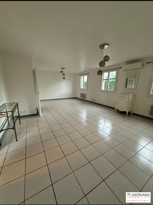 Maison traditionnelle - 240 m² - 8 pièces